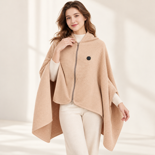LYVRA WärmeNest™ in Beige – Poncho mit Waffelstruktur, Frontreißverschluss und rundem Heizknopf