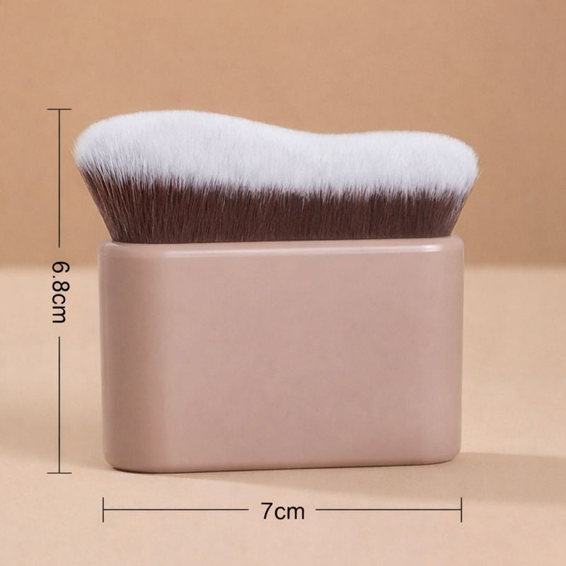 Lyvra Wave Foundation Pinsel in schlichter Frontansicht mit weichen, dichten Borsten für ebenmäßiges Make-up