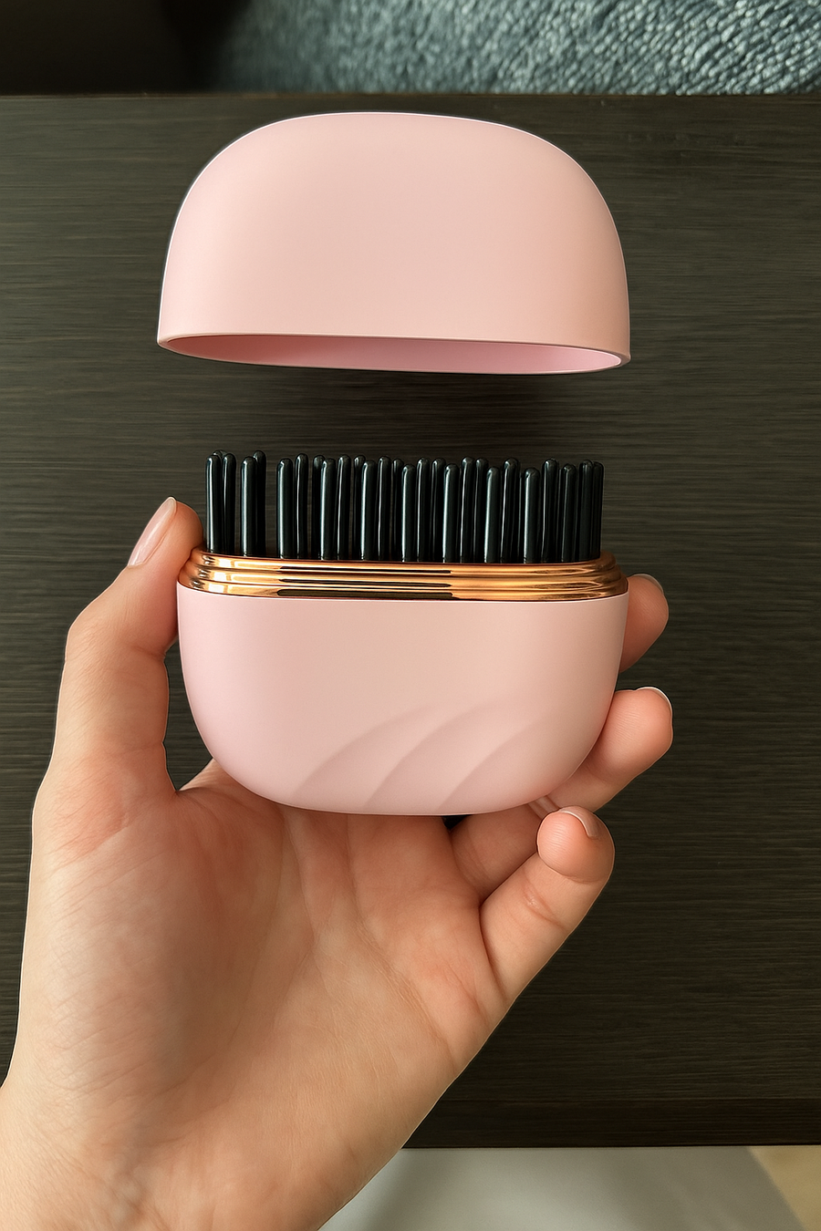 Mini-Haarglätter als praktisches Beauty-Gadget für Alltag und Reisen